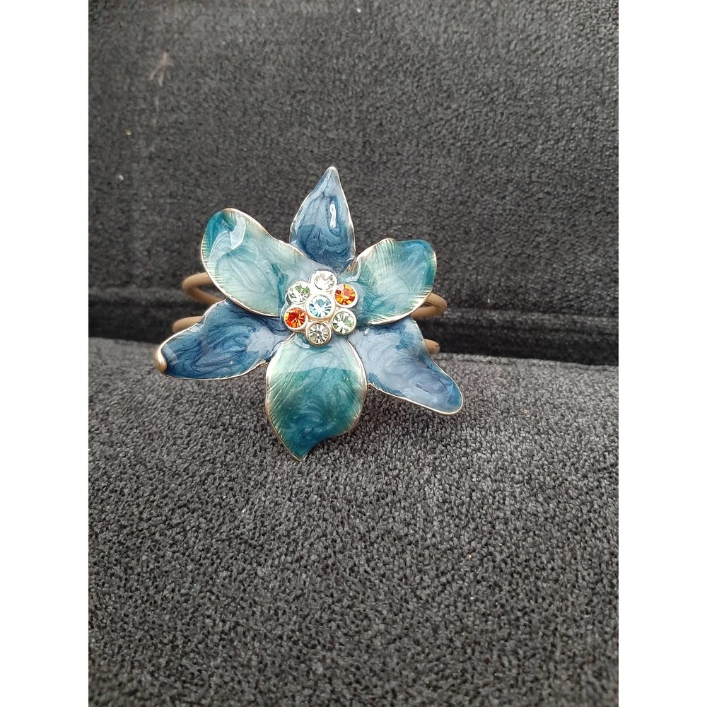 Vintage turquoise  and gold bracelet